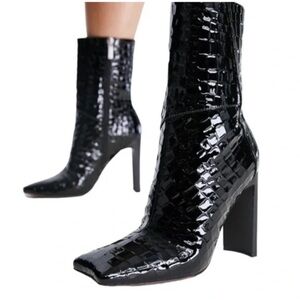 GOOD AMERICAN Black Croc Embossed Square Heel Boots NEW